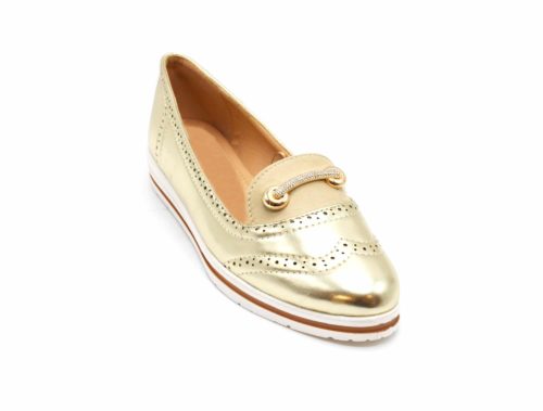 Mocassins-Slippers-Simili-Cuir-Perfore-Effet-Metallise-Dore-avec-Barre-Strass-et-Semelle-Blanche