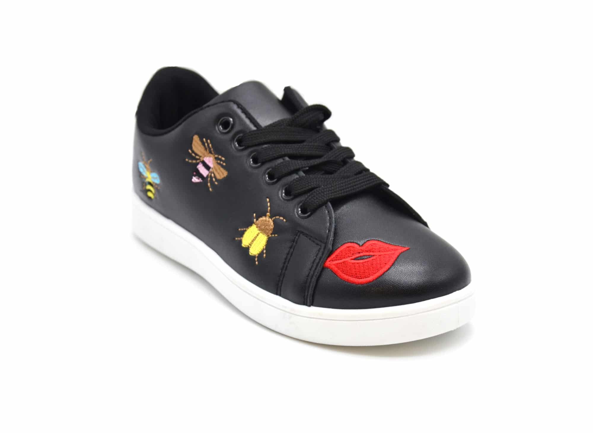 Baskets-Tennis-Sneakers-Simili-Cuir-avec-Patchs-Bouche-Abeilles-Multicolore-et-Bout-Arriere-Perfore-Noir