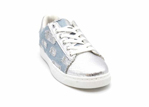 Baskets-Tennis-Sneakers-Toile-Effet-Jean-Denim-Clair-avec-Motif-Destroy-Sequins-et-Bouts-Ecailles-Argente