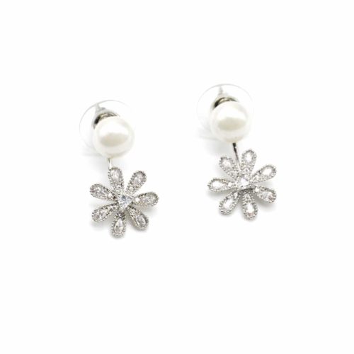 Boucles-dOreilles-Perle-Ecru-et-Fleur-Metal-Argente-Strass-Zirconium