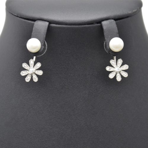 Boucles-dOreilles-Traversantes-Perle-Ecru-et-Fleur-Strass-Zirconium-Argente