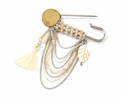 Broche-Epingle-Fleur-et-Feuille-Nacre-avec-Contour-Perles-Beige-et-Multi-Chaines-Metal-Argente