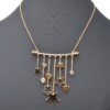 Collier-Plastron-Pendentif-Multi-Barres-avec-Charms-Etoiles-Coeurs-Metal-Dore