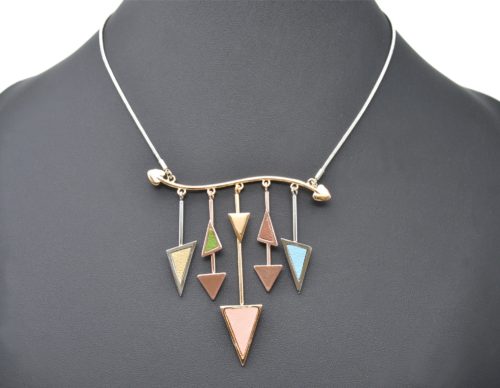 Collier-Plastron-Pendentif-Multi-Barres-Triangles-Simili-Cuir-Multicolore-et-Metal-Argente