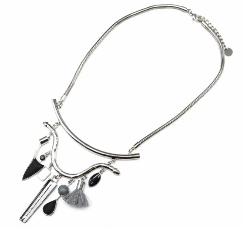 Collier-Plastron-Pendentif-Multi-Formes-Email-Blanc-Pierres-Pompons-et-Metal-Argente