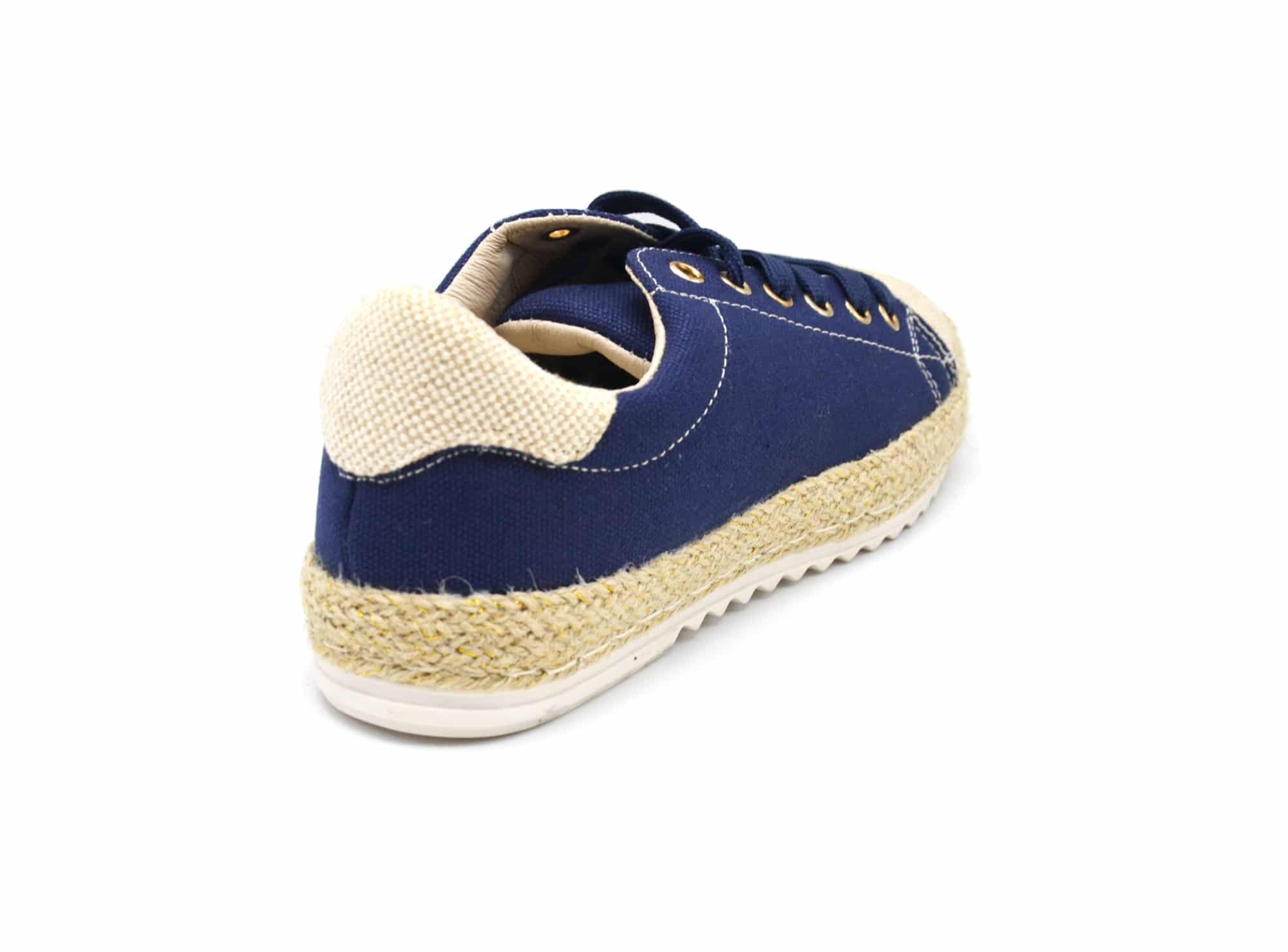 Baskets-Tennis-Sneakers-Effet-Jean-Denim-Bleu-Marine-avec-Surpiqures-Bouts-et-Semelle-Effet-Paille