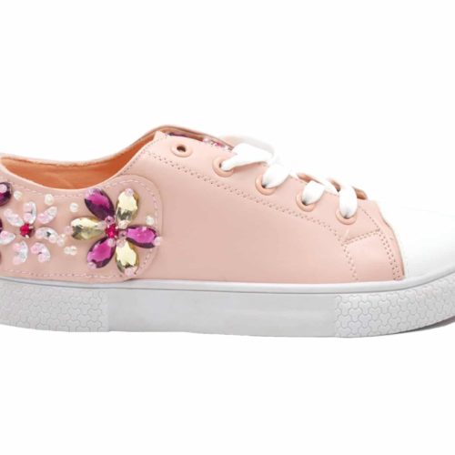 Baskets-Tennis-Sneakers-Simili-Cuir-Rose-avec-Ornements-Fleurs-Pierres-Perles-et-Semelle-Blanche