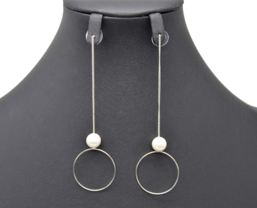 Boucles-dOreilles-Chaine-avec-Perle-Ecru-et-Cercle-Contour-Metal-Argente