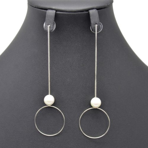 Boucles-dOreilles-Pendantes-Fine-Chaine-avec-Perle-Ecru-et-Cercle-Ouvert-Metal-Argente