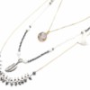 Sautoir-Collier-Triple-Chaines-avec-Pendentifs-Pierre-Grise-Pompon-Plume-et-Perles
