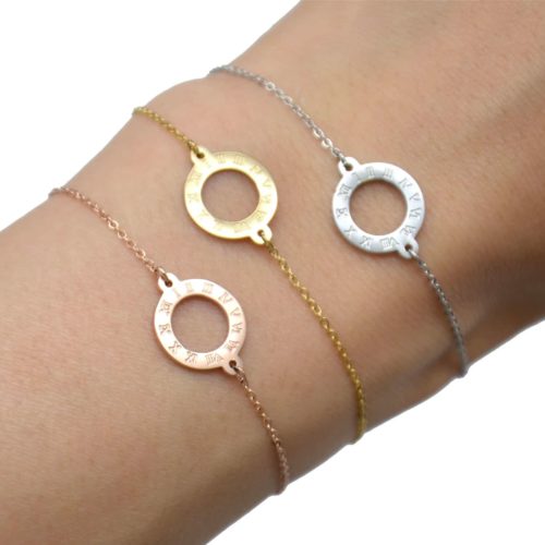Bracelet-Fine-chain-with-Charm-circle-Contour-steel-and-numerals-Romans