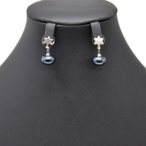 Boucles-dOreilles-Pendantes-Etoile-Strass-et-Metal-Argente-avec-Perle-Nacree-Noir-Bleu