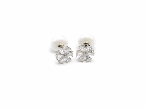 Boucles-dOreilles-Traversantes-Fleur-Pierres-Zirconium-et-Metal-Argente-avec-Perle-Nacree-Blanc