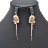 Boucles-dOreilles-Fleur-Pierre-et-Perles-Beiges-avec-Feuille-et-Chaines-Metal