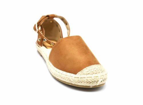 Espadrilles-Effet-Daim-Camel-avec-Bride-Cheville-Clous-Pyramide-Metal-Dore-et-Semelle-Paille