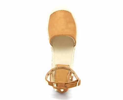 Espadrilles-Effet-Daim-Camel-avec-Bride-Cheville-Clous-Pyramide-Metal-Dore-et-Semelle-Paille