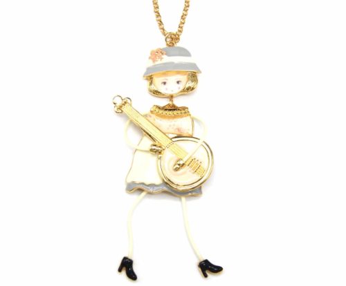 Sautoir-Collier-Pendentif-Poupee-Robe-Metal-Peint-Ecru-avec-Guitare-et-Chapeau