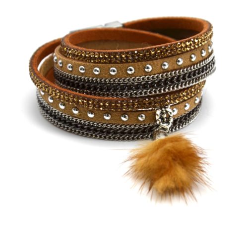 Bracelet-Slake-Double-Tour-Feutrine-Beige-avec-Strass-Chaines-Clous-et-Pompon