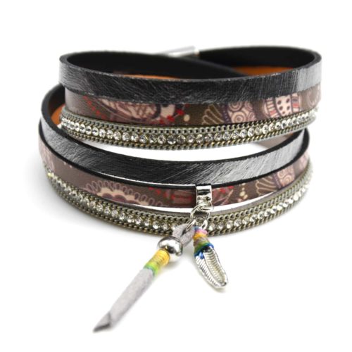 Bracelet-Double-Tour-Multi-Rangs-Effet-Brosse-Motif-Jacquard-Strass-avec-Charm-Plume-Metal-et-Frange-Gris