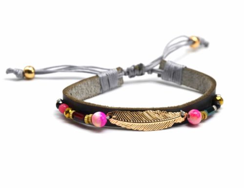 Bracelet-Cordon-Ajustable-Simili-Cuir-Gris-avec-Plume-Ethnique-Metal-et-Perles