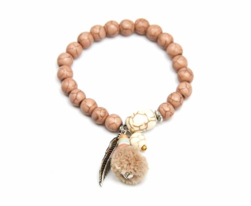 Bracelet-Elastique-Perles-Effet-Marbre-avec-Charms-Plume-Ethnique-et-Pompon-Taupe