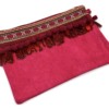 Pochette-Sac-Bandouliere-Effet-Jean-Denim-Rouge-avec-Clous-Ruban-Ethnique-Pompons-Boule-et-Plumes