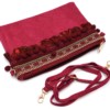 Pochette-Sac-Bandouliere-Effet-Jean-Denim-Rouge-avec-Clous-Ruban-Ethnique-Pompons-Boule-et-Plumes