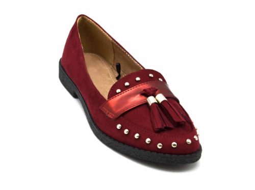 Mocassins-Effet-Daim-avec-Clous-Dores-Bande-Satinee-et-Double-Pompons-Bordeaux