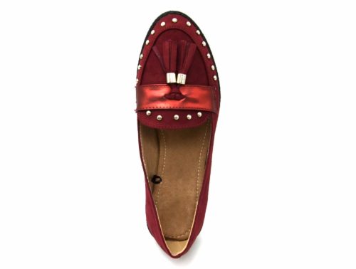 Mocassins-Effet-Daim-avec-Clous-Dores-Bande-Satinee-et-Double-Pompons-Bordeaux