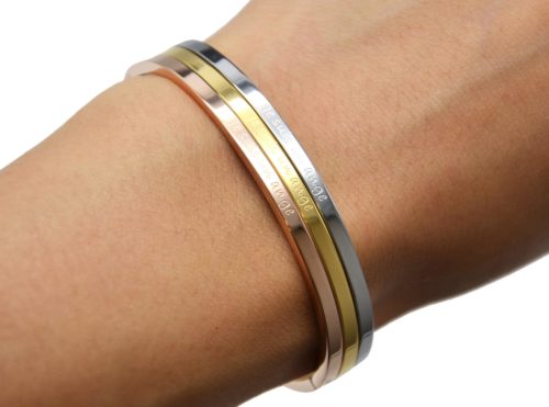 Bracelet-Jonc-Fin-Acier-avec-Message-Je-suis-un-ange