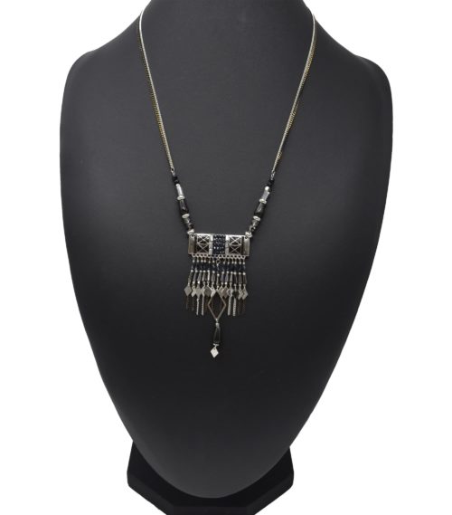 Sautoir-Collier-Double-Chaines-et-Pendentif-Rectangle-Ethnique-Metal-Argente-avec-Pierres-Perles-Grises