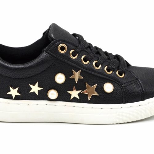 Baskets-Tennis-Sneakers-Simili-Cuir-avec-Perles-Ecru-et-Clous-Etoiles-Metal-Dore-Noir