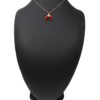 Collier-Fine-Chaine-Pendentif-Corne-Lune-Resine-Bordeaux-et-Centre-Metal-Dore