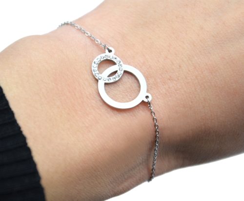 Bracelet-Fine-Chaine-avec-Charm-Cercles-Entrelaces-Strass-et-Acier-Argente