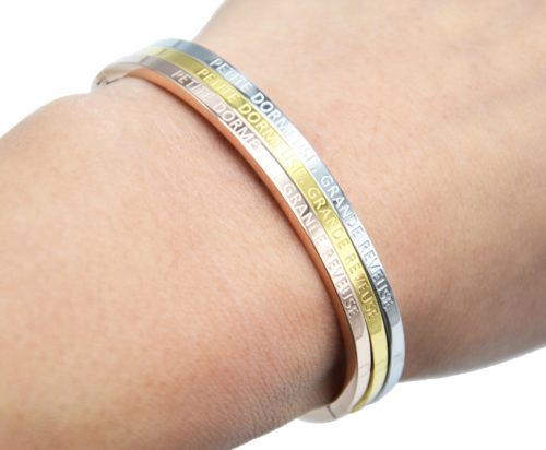 Bracelet-Jonc-Fin-Acier-avec-Message-Petite-Dormeuse-Grande-Reveuse