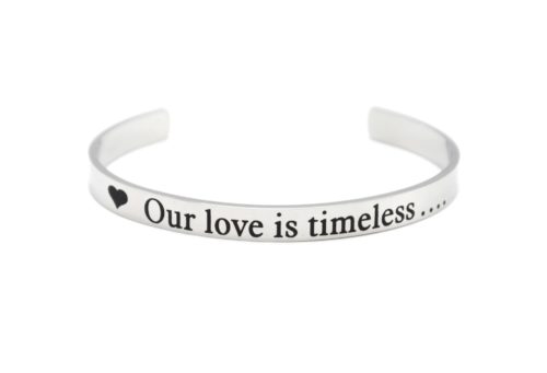 Bracelet-Jonc-Ouvert-Acier-Argente-avec-Message-Our-love-is-timeless