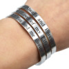 Bracelet-Jonc-Ouvert-Acier-Argente-avec-Message-Grave