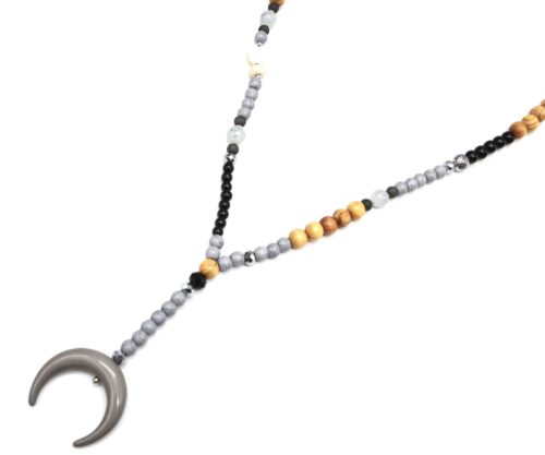 Sautoir-Collier-Perles-Bois-et-Effet-Marbre-avec-Pendentif-Corne-Lune-Resine-Gris