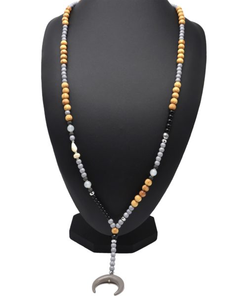 Sautoir-Collier-Perles-Bois-et-Effet-Marbre-avec-Pendentif-Corne-Lune-Resine-Gris