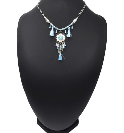 Collier-Chaine-Maillons-Metal-Argente-avec-Pierres-Charm-Fleur-et-Pompons-Bleu-Turquoise