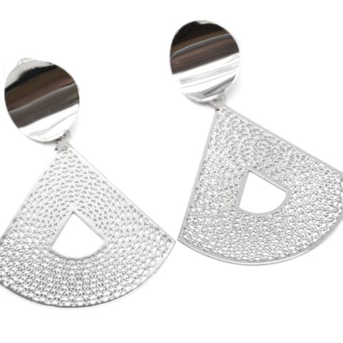 Boucles-dOreilles-Statement-Cercle-et-Triangle-Arrondi-Ajoure-Metal-Argente