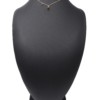 Collier-Fine-Chaine-Acier-Dore-avec-Cercle-Email-Noir-Motif-Flamant-Rose