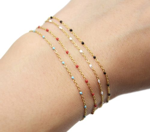 Bracelet-Fine-Chaine-Acier-Dore-avec-Mini-Perles-Email