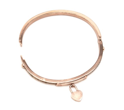 Bracelet-Jonc-Fin-Bande-Torsadee-Acier-Or-Rose-avec-Pampille-Cadenas-Coeur