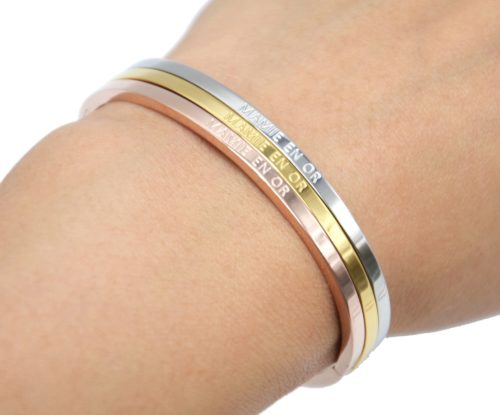 Bracelet-Jonc-Fin-Acier-avec-Message-Mamie-En-Or