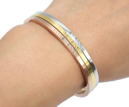 Bracelet-Jonc-Fin-Acier-avec-Message-La-Vie-Me-Sourit