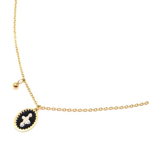 Collier-Fine-Chaine-Acier-Dore-avec-Ovale-Email-Noir-Motif-Croix