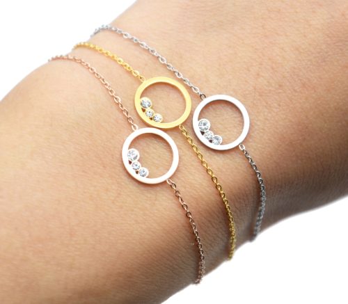 Bracelet-Fine-Chaine-avec-Charm-Cercle-Pierres-Contour-Acier