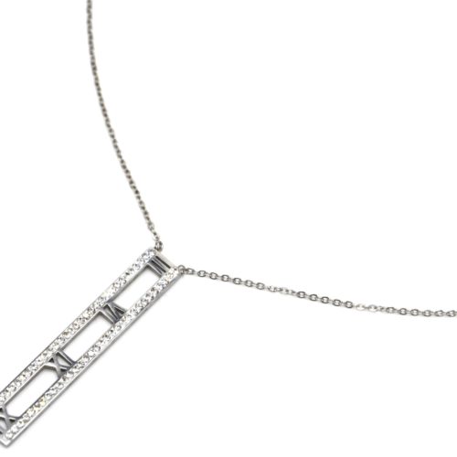 Collier-Fine-Chaine-avec-Pendentif-Chiffres-Romains-Acier-Argente-Contour-Strass