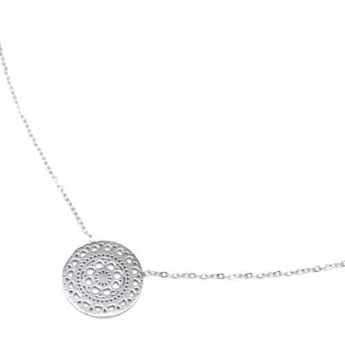 Collier-Fine-Chaine-avec-Pendentif-Rosace-Ajouree-Acier-Argente